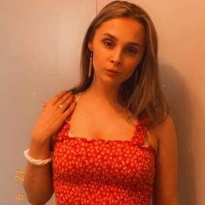 Meet your Posher, Desiree